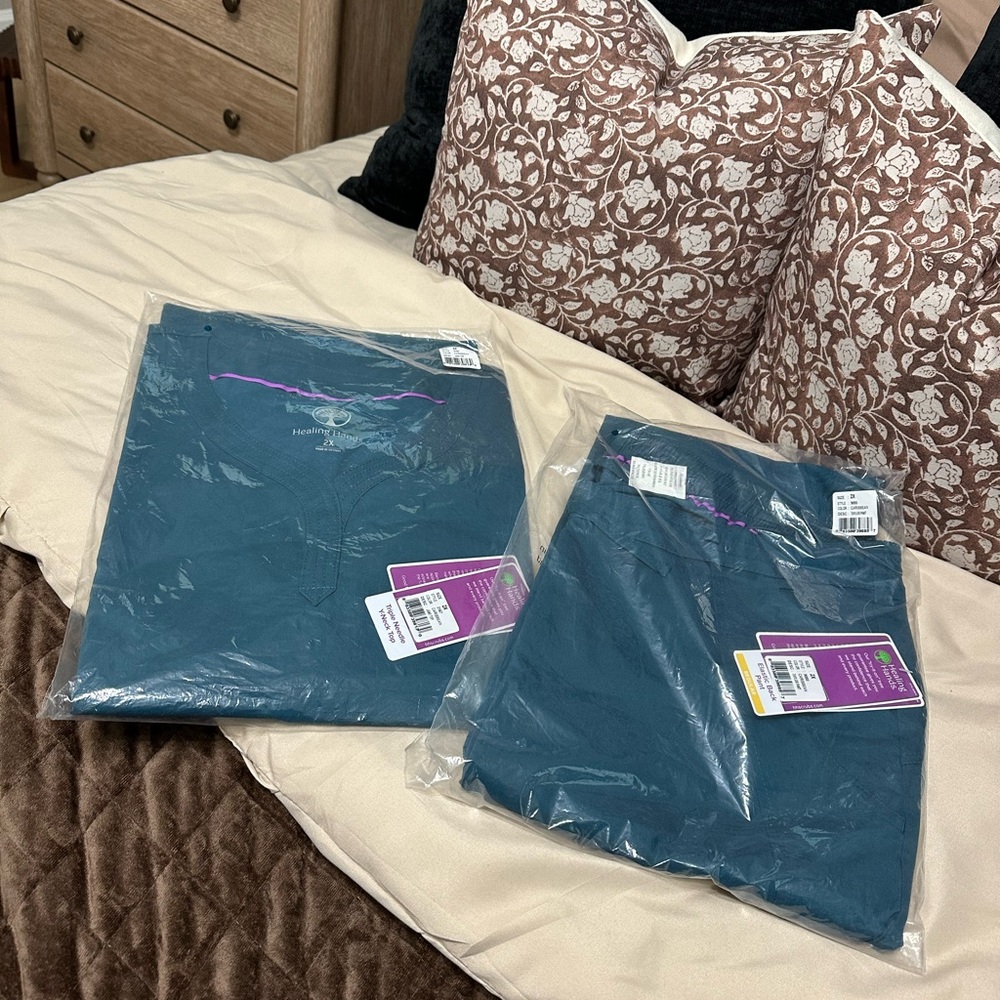 Healing Hands scrub set y neck Top & flare Pant Caribbean Teal Blue 2XL new